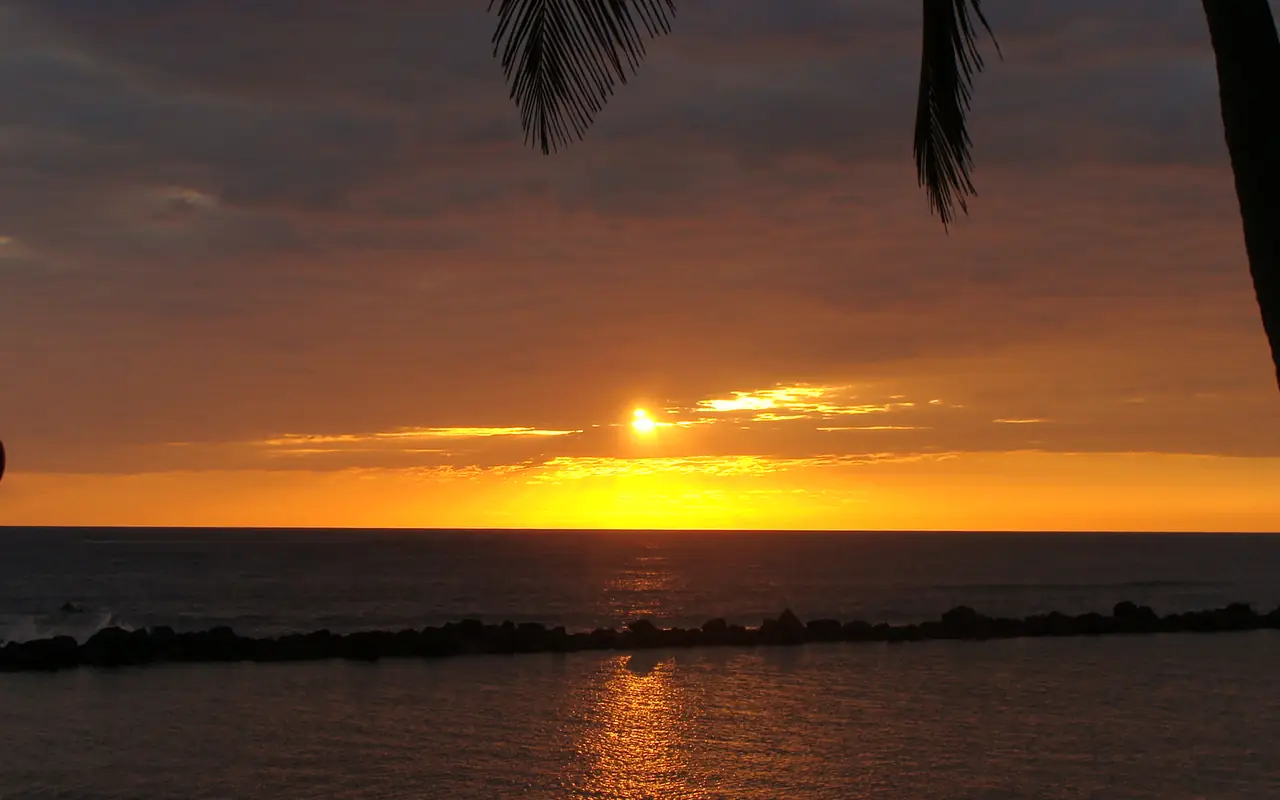 Sunset over the Pacific at Salinitas, El Salvador