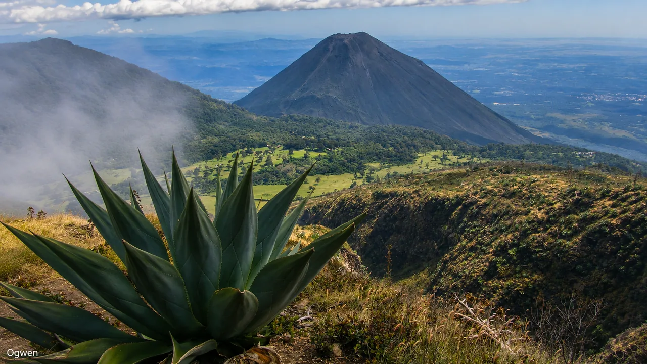 Izalco Volcano, shown in an owner-approved photograph from El Salvador