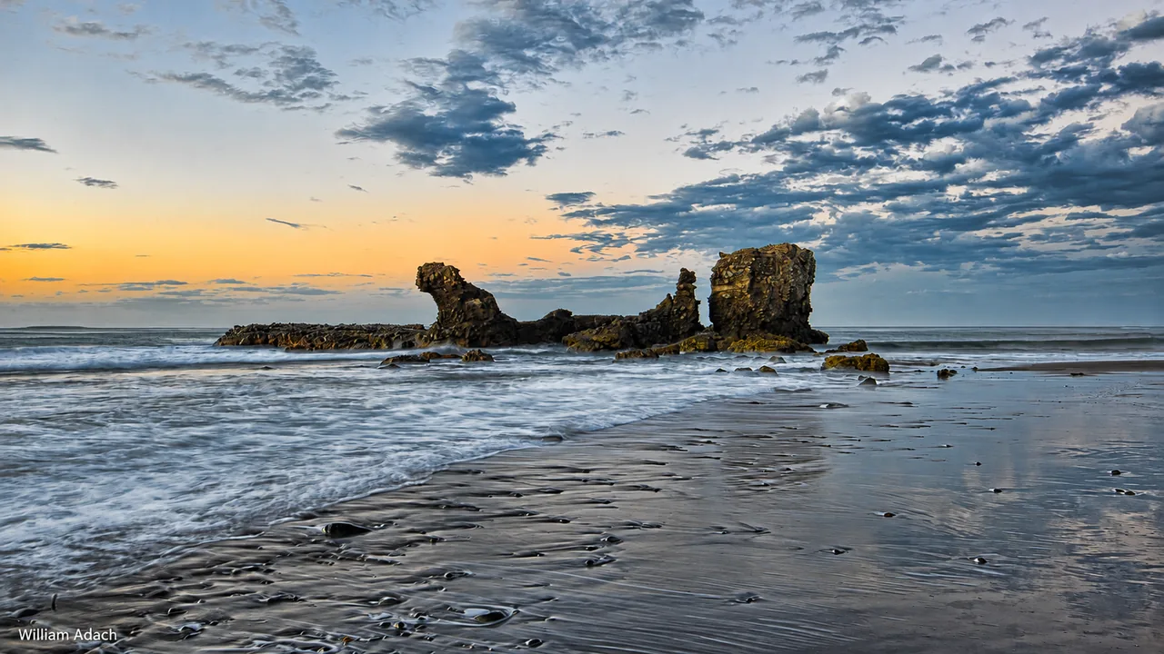 Playa El Tunco in La Libertad, shown in an owner-approved photograph from El Salvador